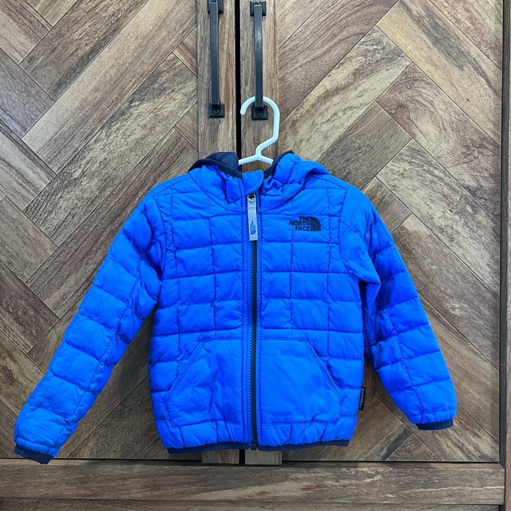 Toddler Northface reversible jacket blue boy down jacket